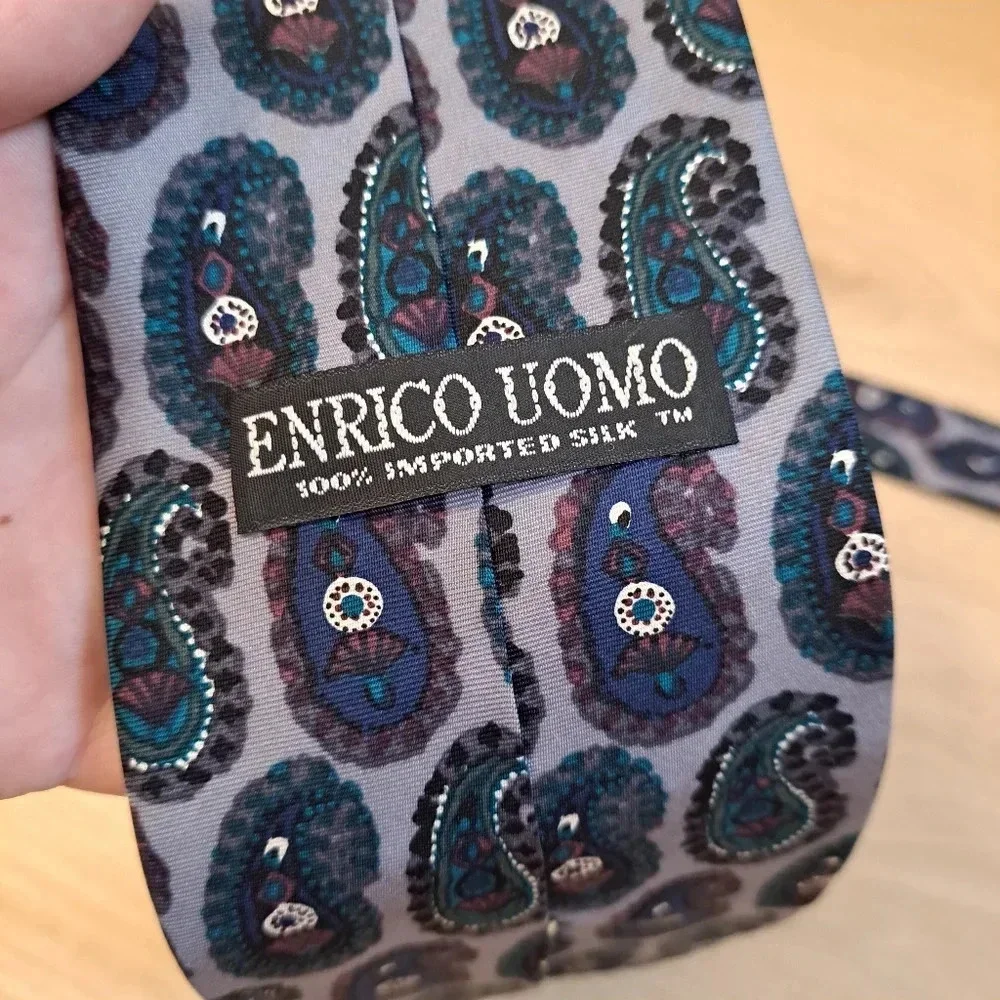 Enrico‎ Uomo 100% Imported Silk Shades Of Blue Paisley Standard Width Tie
